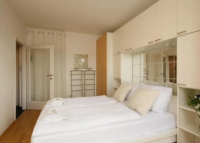 Modern In Prime Location *